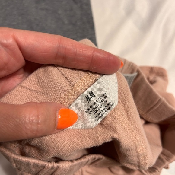 H&M Peach Shorts with Gray Accent - Picture 6 of 7